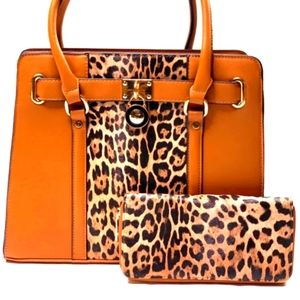 Hot NEW 2022 VEGAN leopard/lock 2-n-1 bag/wallet set